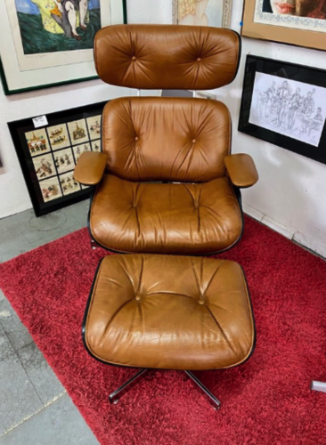 Mid Century PLYCRAFT Leather
Lounge Chair & Ottoman
SOLD Mid Century PLYCRAFT Leather
Lounge Chair & Ottoman
SOLD